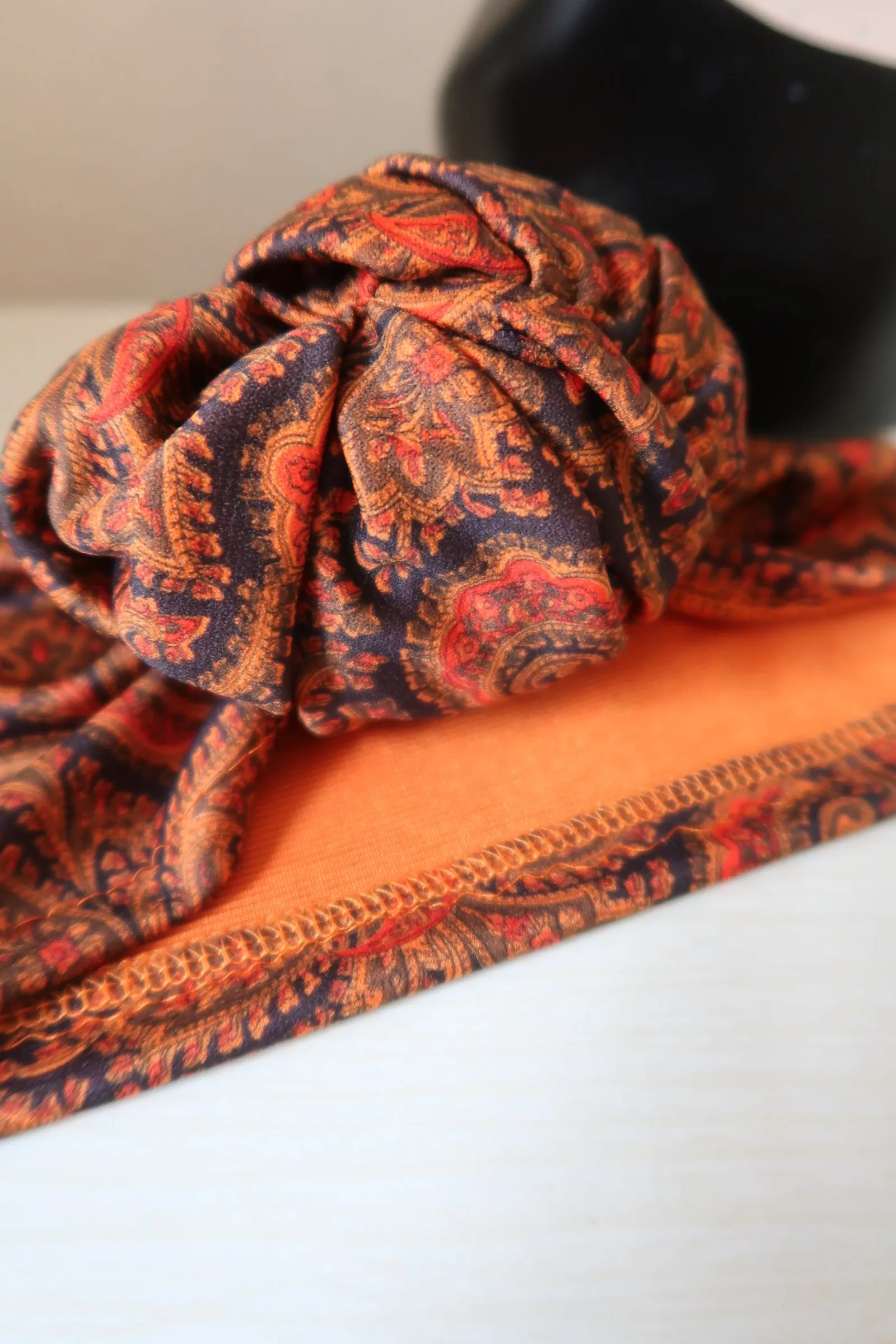 SMALL KNOT Orange Paisley (Full Coverage) 1940s Style Pre-tied Turban🎃