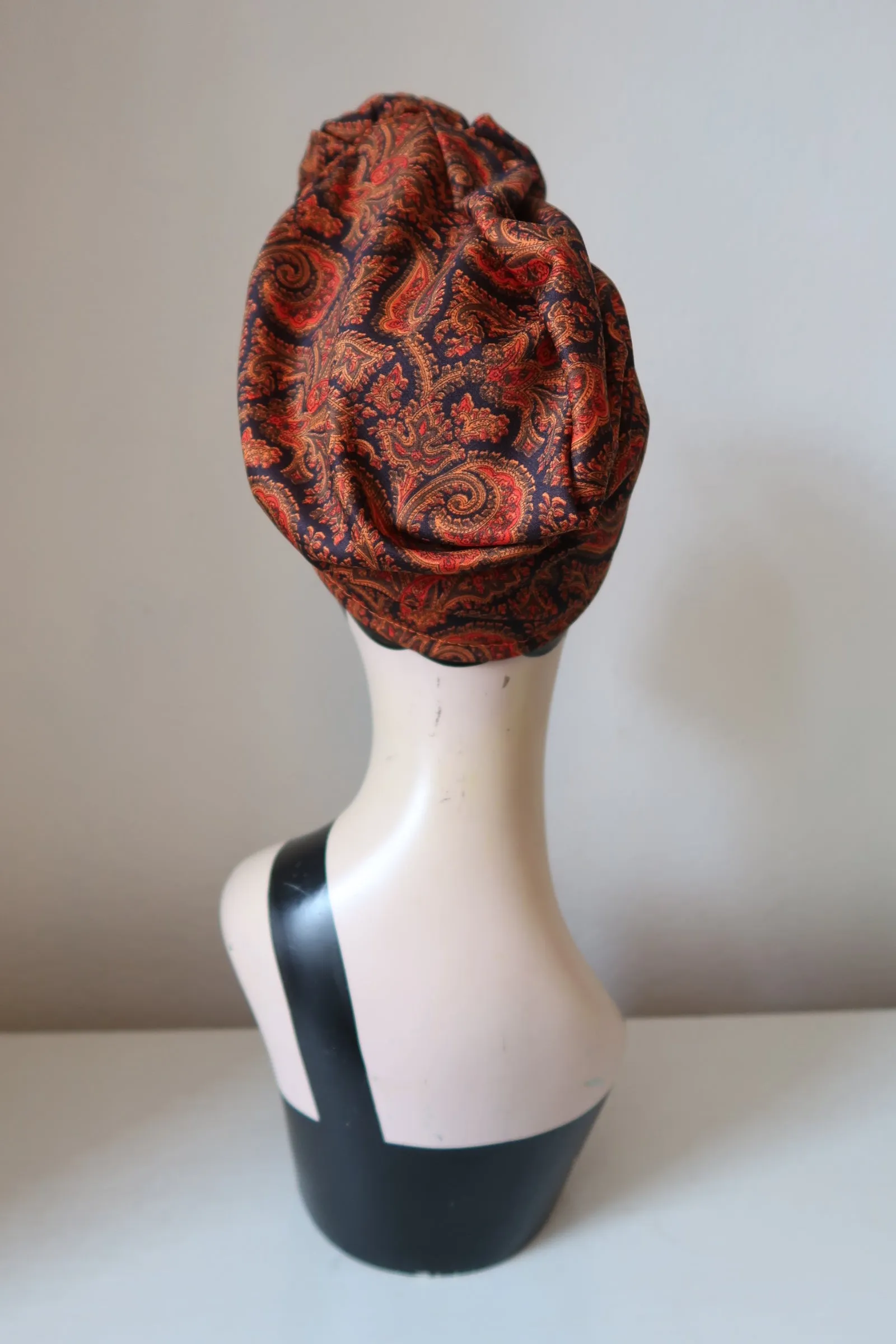 SMALL KNOT Orange Paisley (Full Coverage) 1940s Style Pre-tied Turban🎃