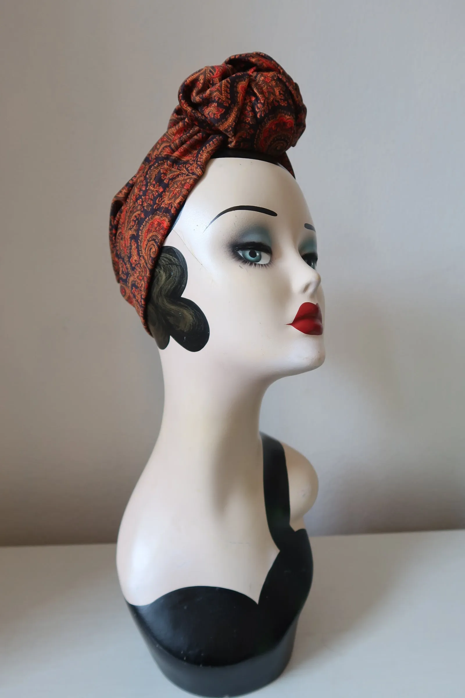 SMALL KNOT Orange Paisley (Full Coverage) 1940s Style Pre-tied Turban🎃